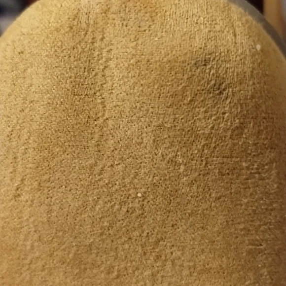 Shoes - Picture 7 of 8